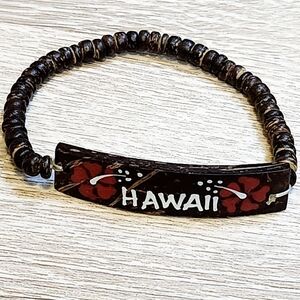 Hawaii Beaded Bracelet with Red Floral Design